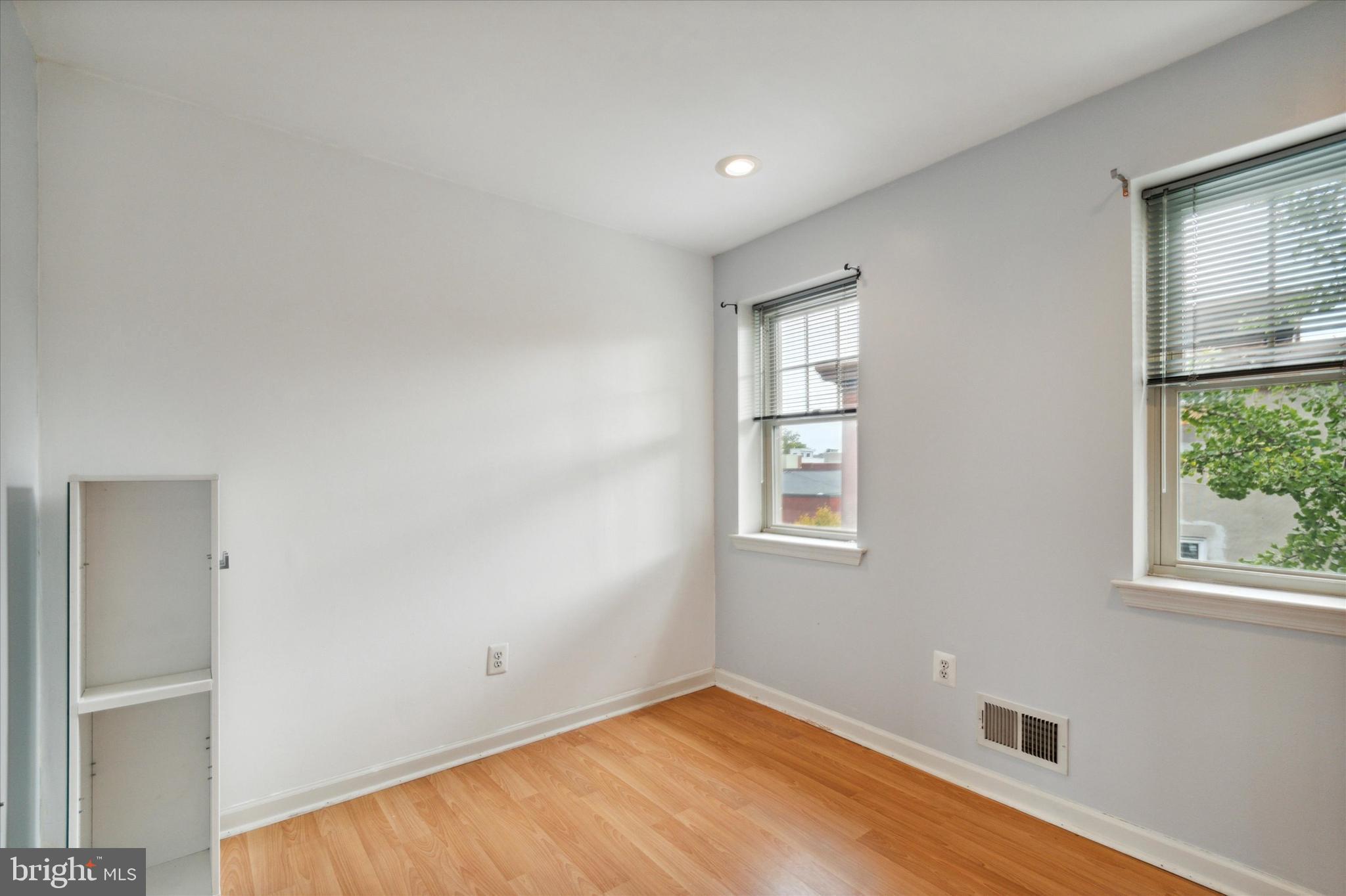 1918 Poplar Street, Unit 2 Philadelphia, PA 19130 - Photo 16 of 18 3rd floor smaller room