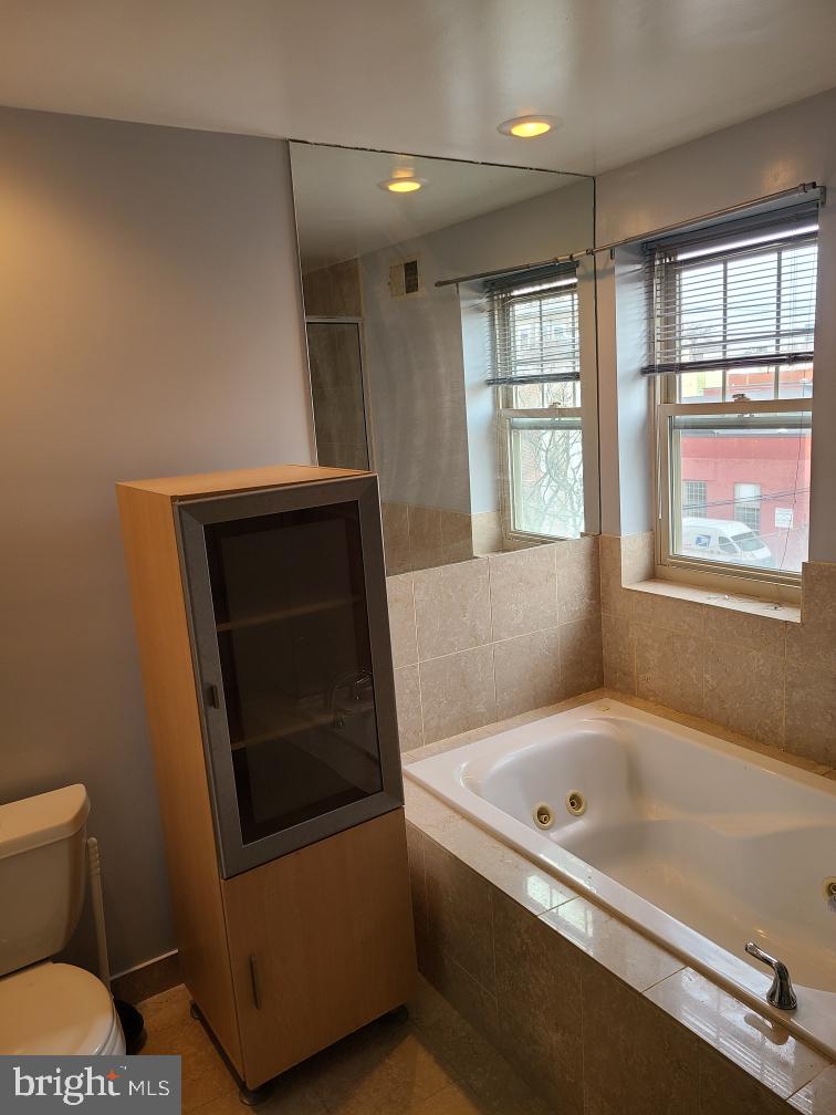 1918 Poplar Street, Unit 2 Philadelphia, PA 19130 - Photo 17 of 18 3rd Floor Master bath