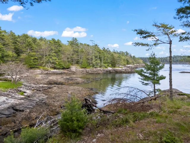 $3,499,000 | 92 Brooks Cove Road, Westport Island, ME 04578