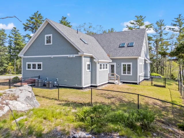 $3,499,000 | 92 Brooks Cove Road, Westport Island, ME 04578