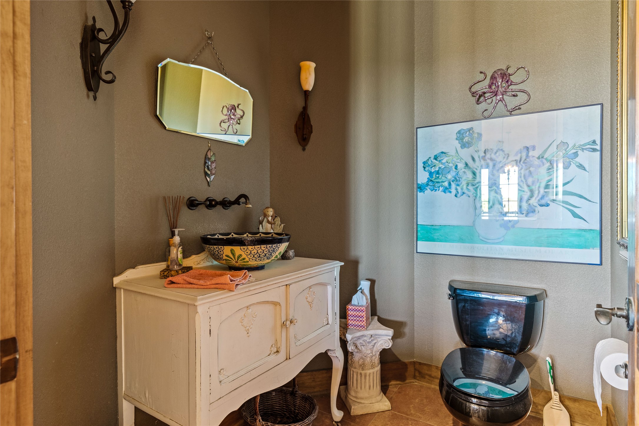 5059 Trainer Wuest Road Blanco, TX 78606 - Photo 13 of 39 a bathroom with a toilet and a sink