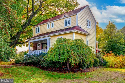 $798,500 | 2708 Central Avenue, Alexandria, VA 22302