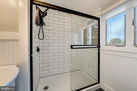 $798,500 | 2708 Central Avenue, Alexandria, VA 22302