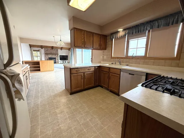 $425,000 | 4116 Michigan Shores Drive, Menominee, MI 49858