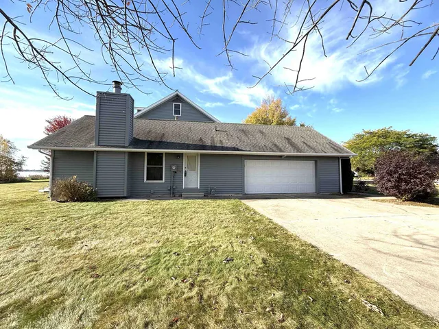 $425,000 | 4116 Michigan Shores Drive, Menominee, MI 49858