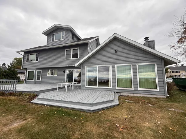 $425,000 | 4116 Michigan Shores Drive, Menominee, MI 49858
