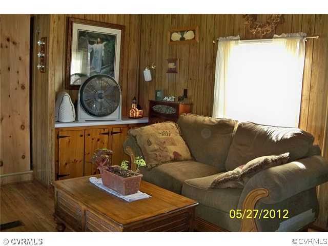 291 Mountain Hall Road Crewe, VA 23930 - Photo 10 of 12 a living room with furniture