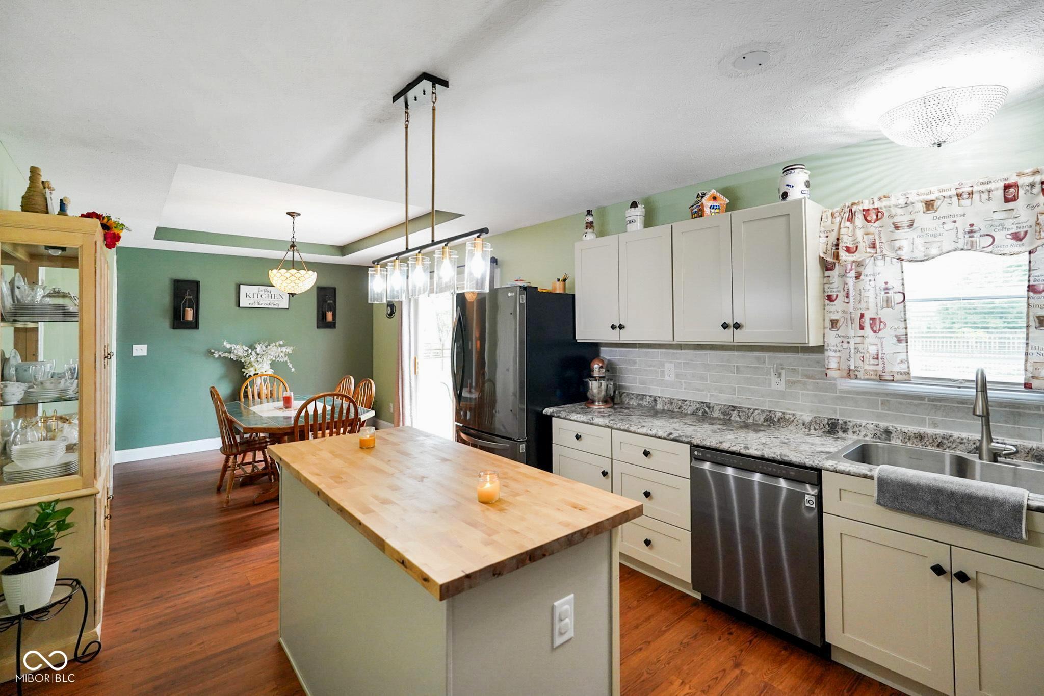 6020 Smokey View Road Mooresville, IN 46158 - Photo 9 of 24