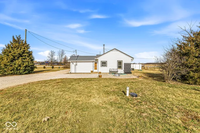 $315,000 | 7255 West Us Highway, Middletown, IN 47356