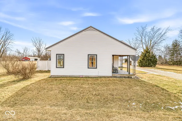$315,000 | 7255 West Us Highway, Middletown, IN 47356