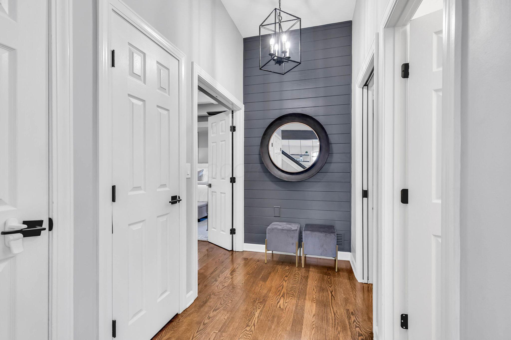 3908 James River Road New Albany, OH 43054 - Photo 17 of 47 Hallway