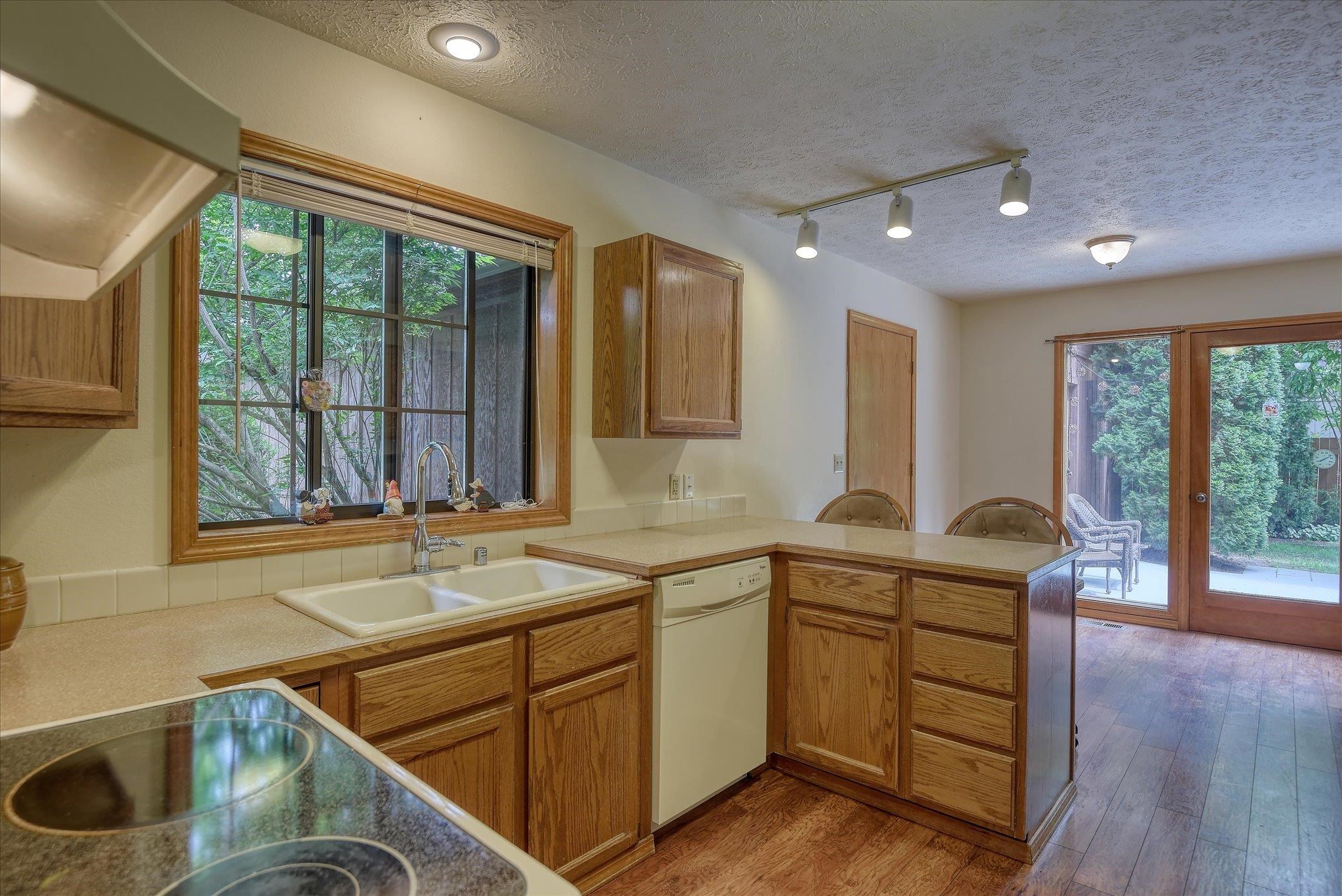 4916 East Greenleaf Avenue Mead, WA 99021 - Photo 3 of 46