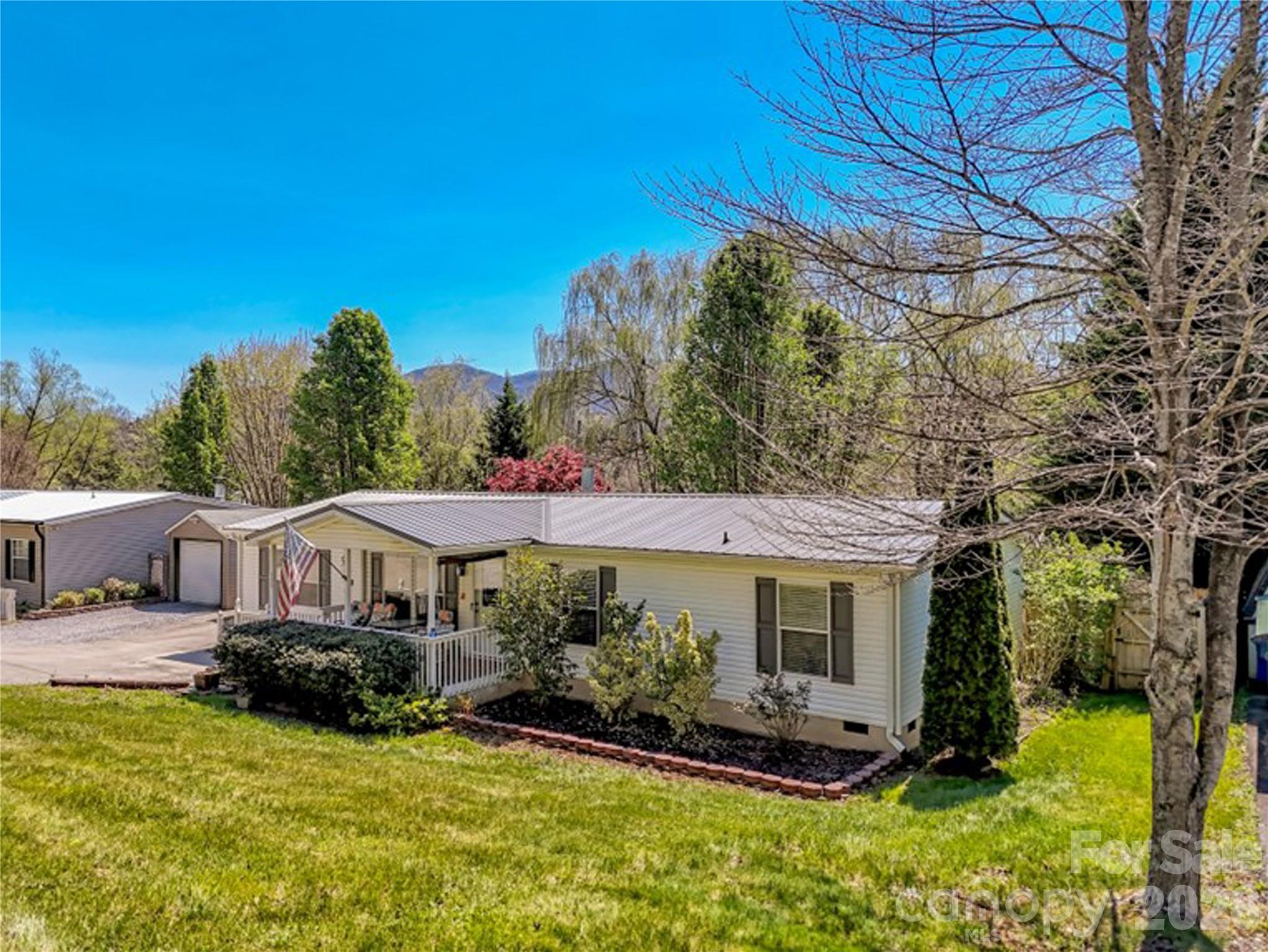 233 4th Street Waynesville, NC 28786 - Photo 2 of 31