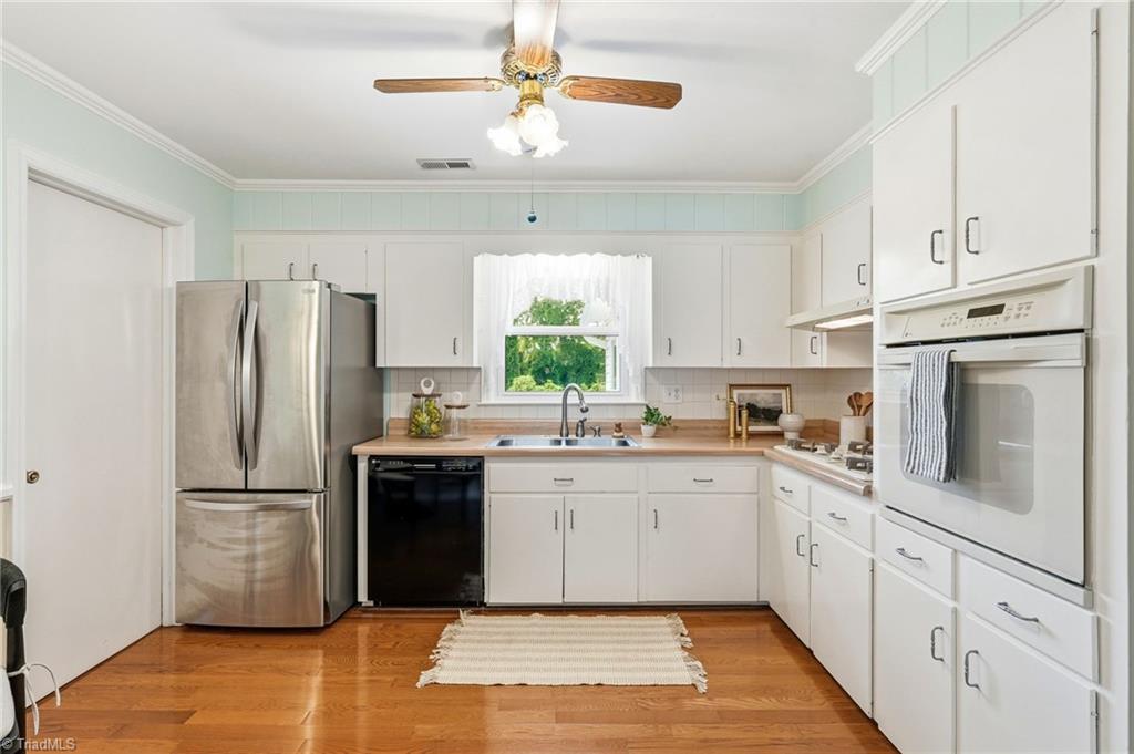 112 Queensbury Road Winston-Salem, NC 27104 - Photo 7 of 42