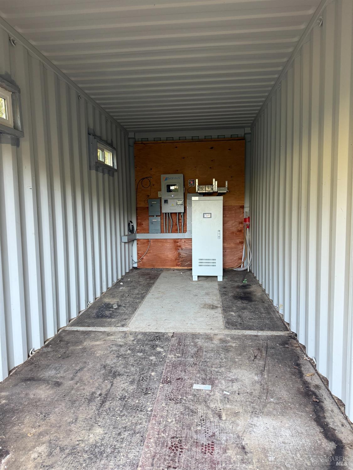 17001 Walker Lake Road Willits, CA 95490 - Photo 25 of 37 a view of a porch