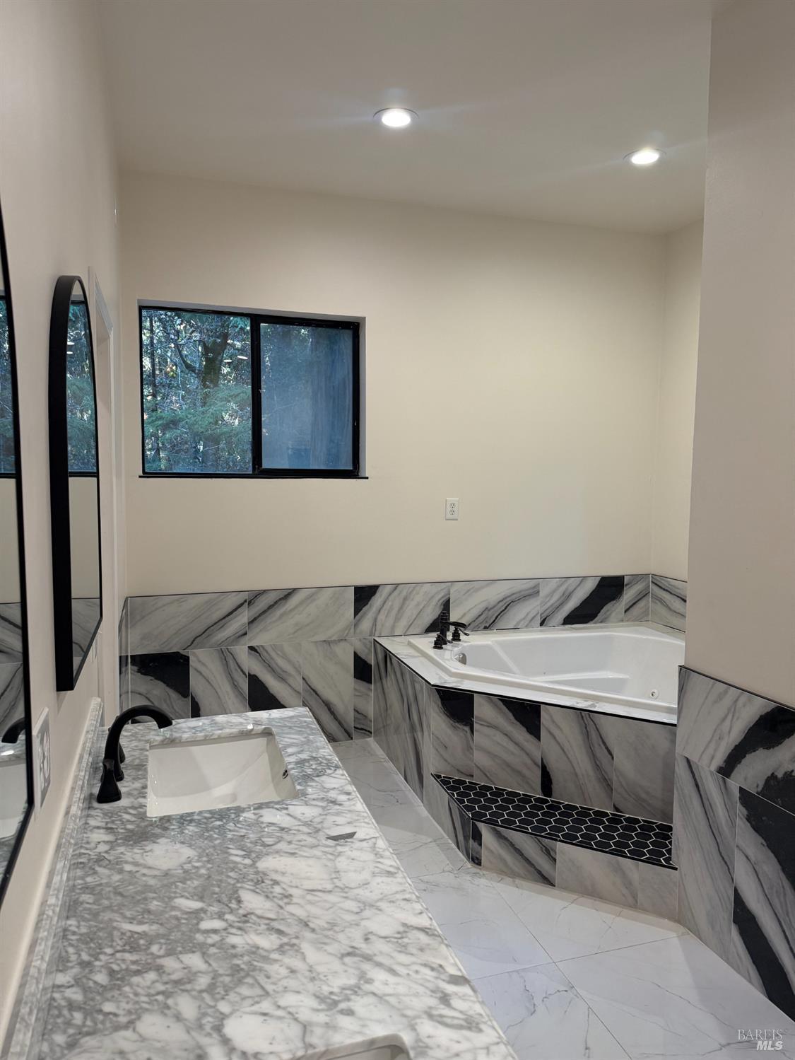 17001 Walker Lake Road Willits, CA 95490 - Photo 3 of 37 a view of a workspace