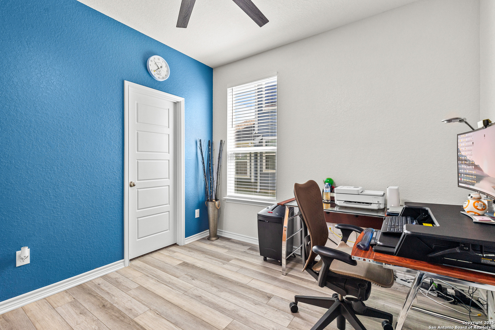 5205 Nature Marion, TX 78124 - Photo 15 of 45 a workspace with furniture and a window