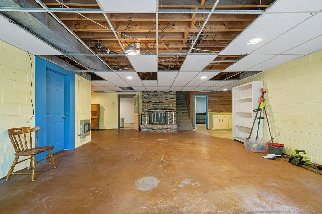 20 Sweetwater Trail Jasper, GA 30143 - Photo 29 of 46 a view of an empty room with a window
