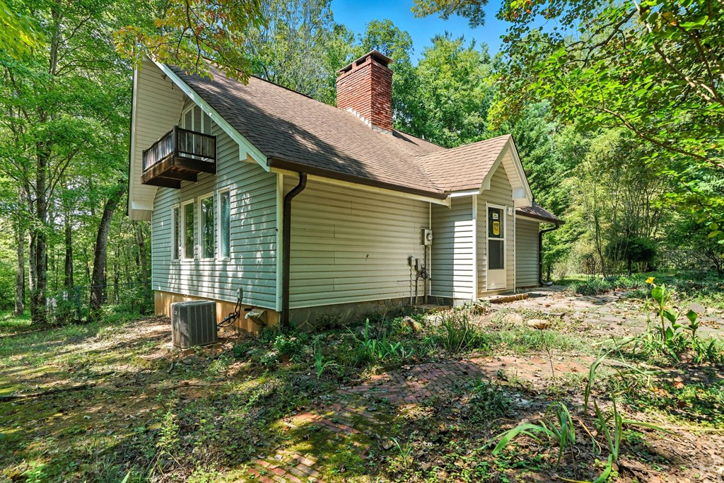 20 Sweetwater Trail Jasper, GA 30143 - Photo 5 of 46 a view of a house with a yard