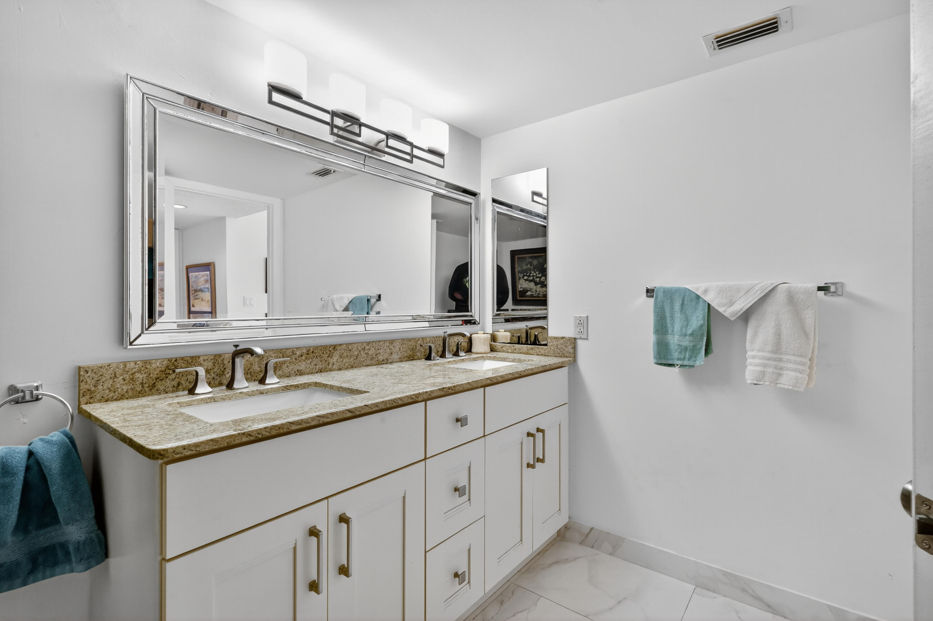 110 Half Moon Circle, Unit D2 Hypoluxo, FL 33462 - Photo 12 of 44 4-print-_82A1525