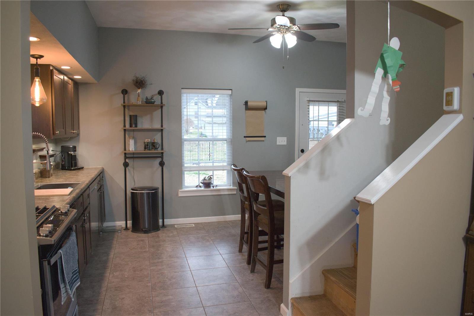 328 South Main Street Waterloo, IL 62298 - Photo 14 of 36
