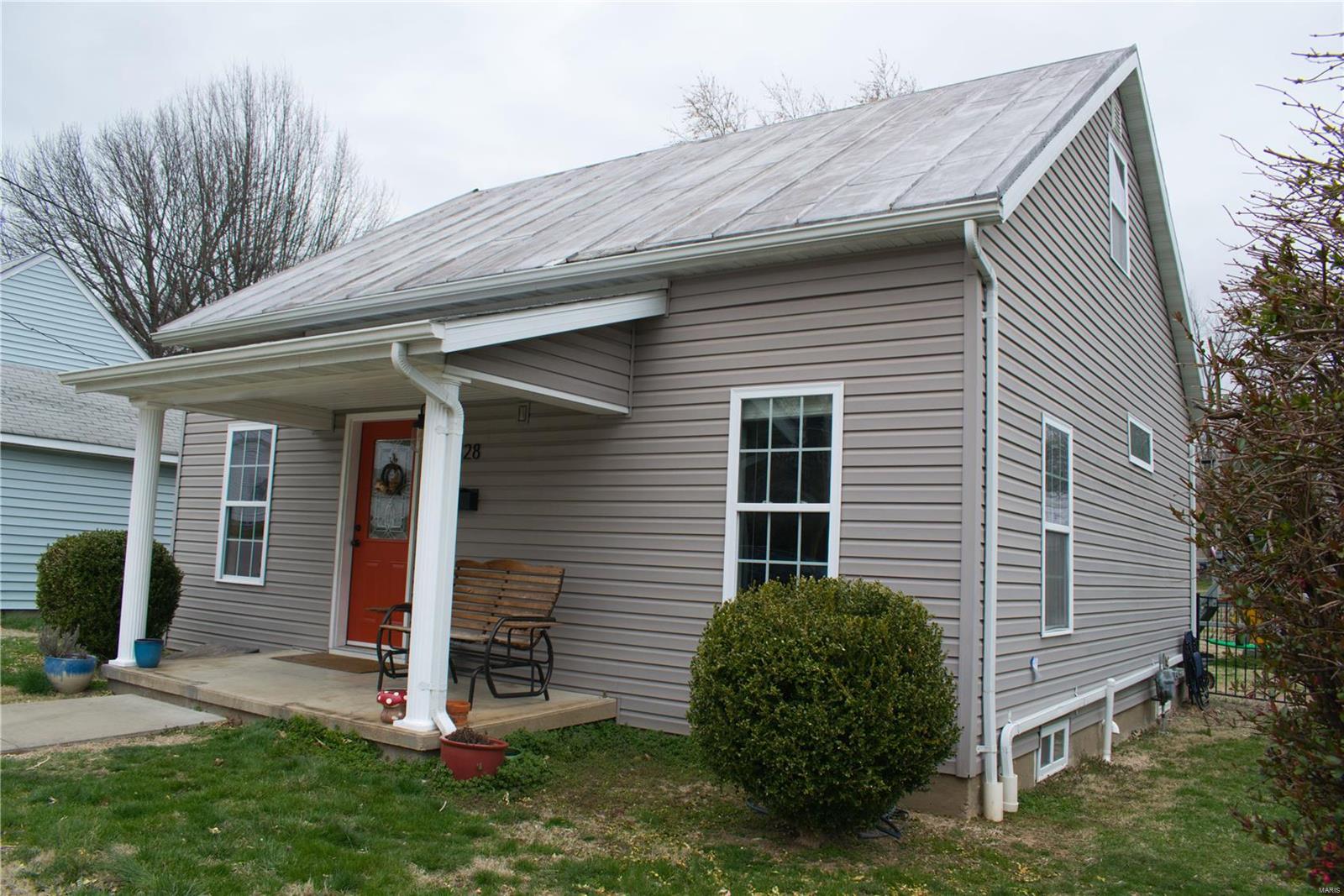 328 South Main Street Waterloo, IL 62298 - Photo 2 of 36