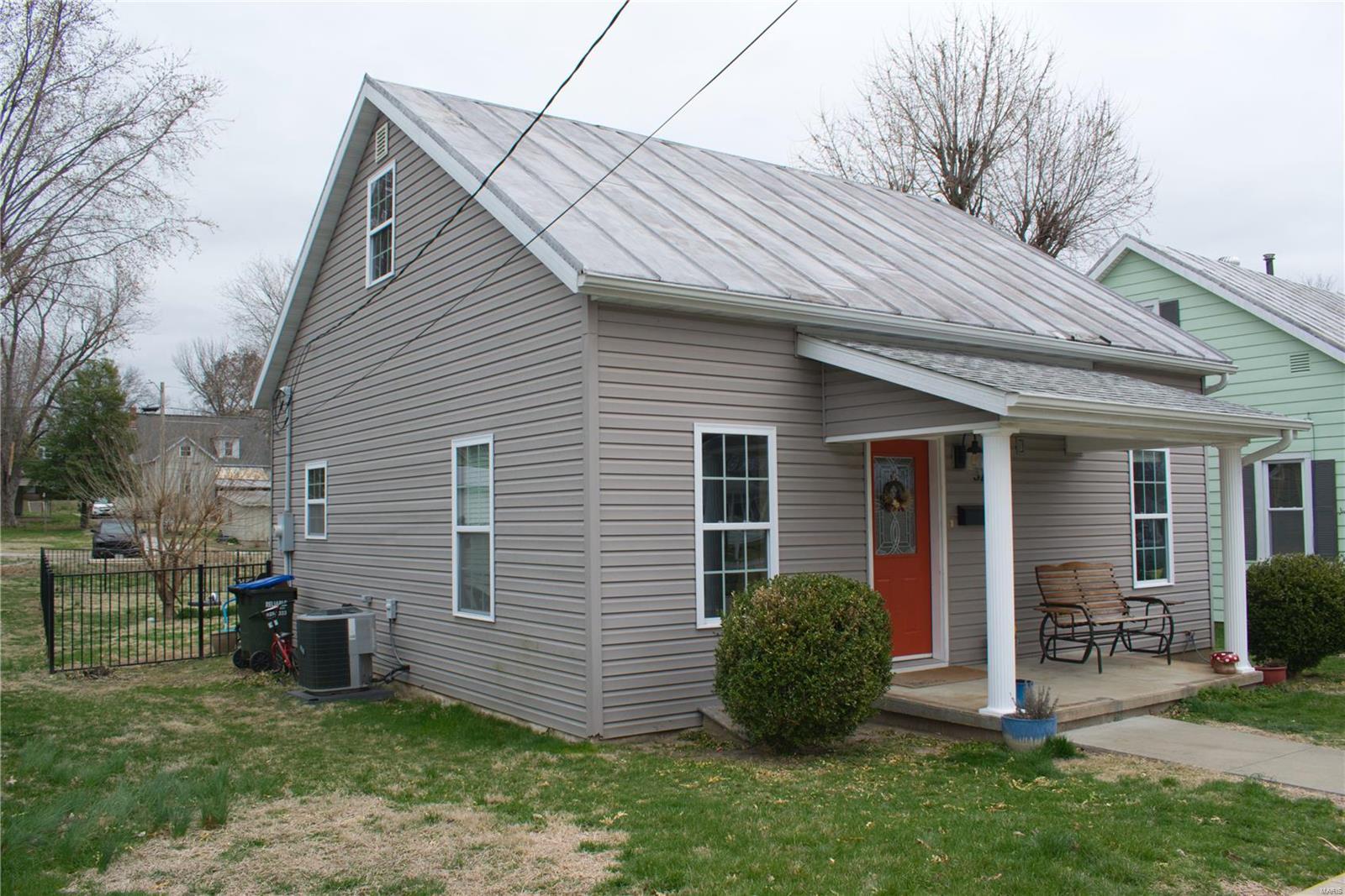 328 South Main Street Waterloo, IL 62298 - Photo 3 of 36