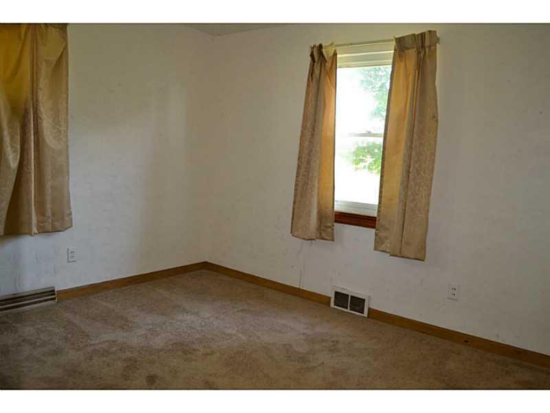 2527 Ridge Road Natrona Heights, PA 15065 - Photo 9 of 13 Bedroom.
