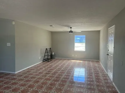 a view of empty room with window