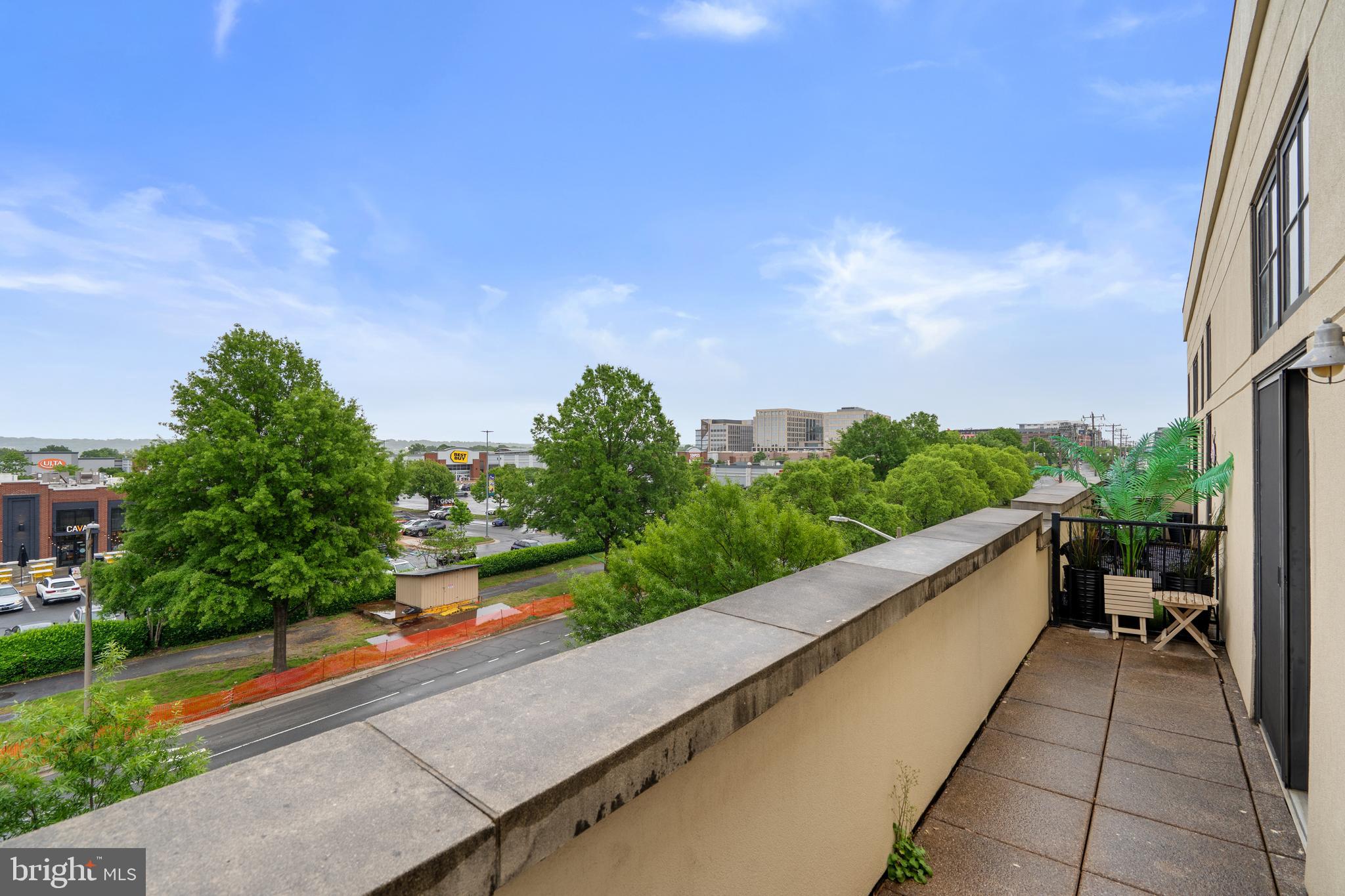 181 East Reed Avenue, Unit 412 Alexandria, VA 22305 - Photo 3 of 38 DC Views from patio, including Capitol/Monument