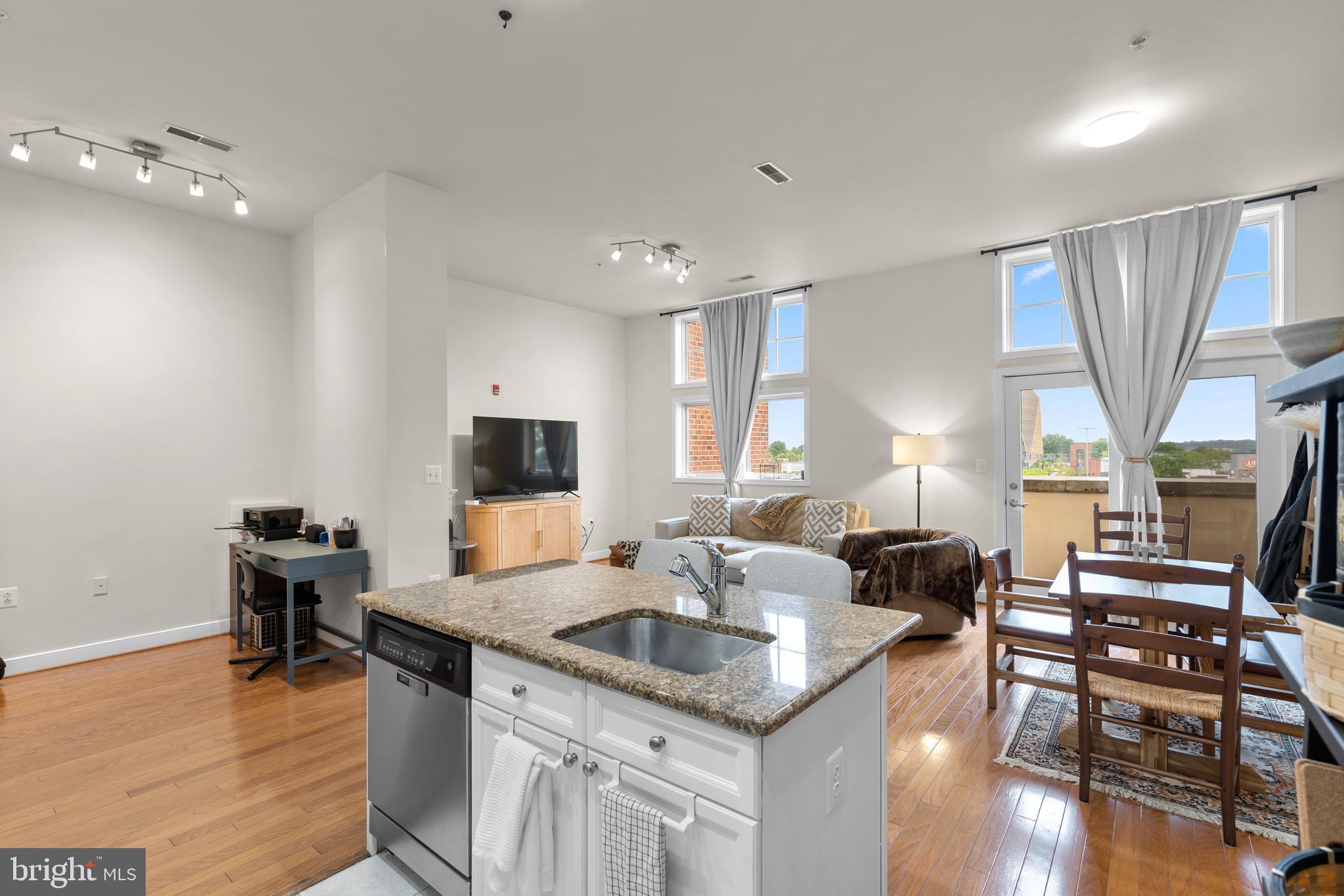 181 East Reed Avenue, Unit 412 Alexandria, VA 22305 - Photo 10 of 38