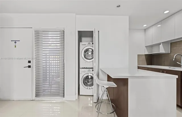 $575,000 | 2715 Tigertail Avenue, Unit 102, Miami, FL 33133