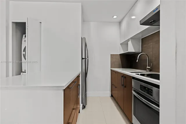 $575,000 | 2715 Tigertail Avenue, Unit 102, Miami, FL 33133