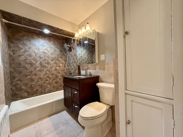 $4,600 | 3 Alaska Avenue, Unit 1, Bedford, MA 01730