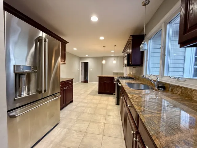 $4,600 | 3 Alaska Avenue, Unit 1, Bedford, MA 01730