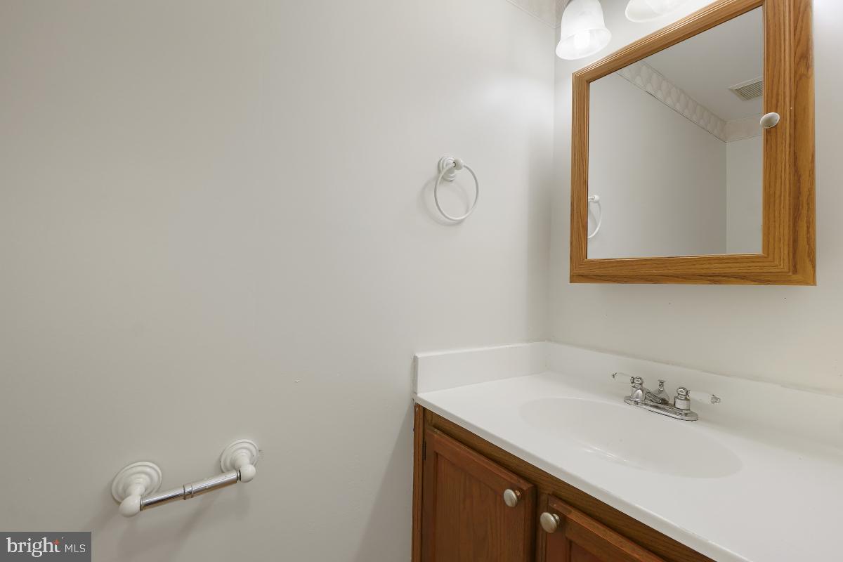 15025 Travert Way Silver Spring, MD 20906 - Photo 5 of 30