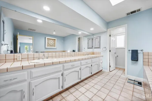 $1,199,900 | Undisclosed Address, Bakersfield, CA 93314