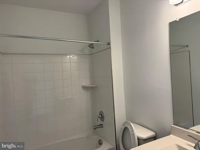 $2,700 | 21731 Dovekie Terrace, Unit 408, Ashburn, VA 20147