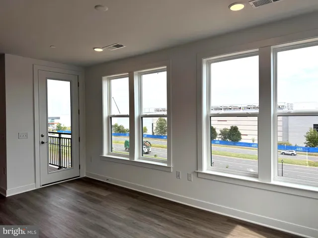 $2,700 | 21731 Dovekie Terrace, Unit 408, Ashburn, VA 20147