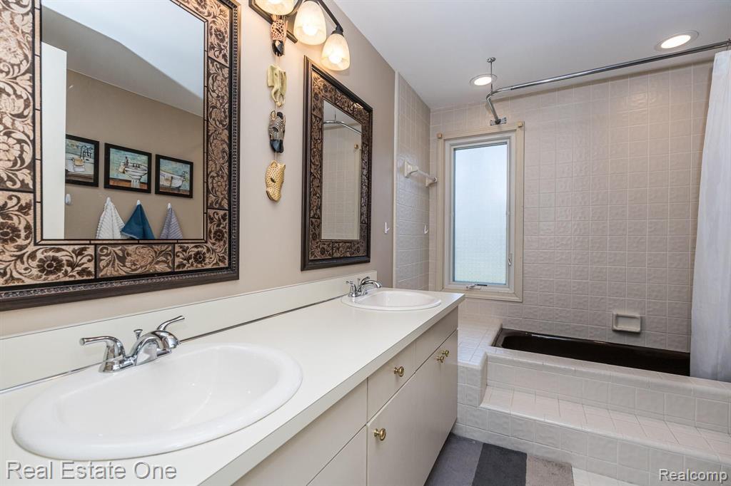 3460 Wedgewood Drive Rochester Hills, MI 48306 - Photo 25 of 47