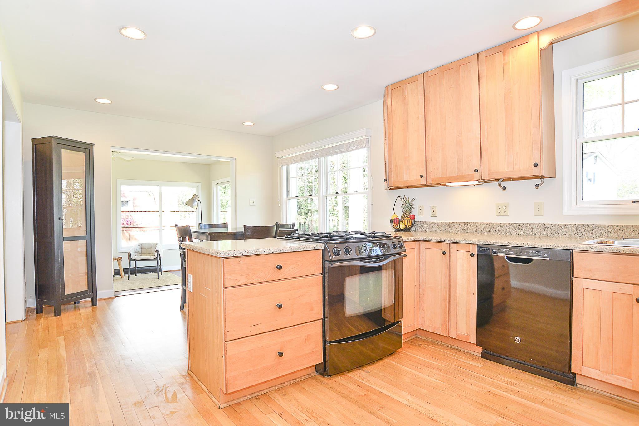8718 Clydesdale Road Springfield, VA 22151 - Photo 13 of 30 Kitchen