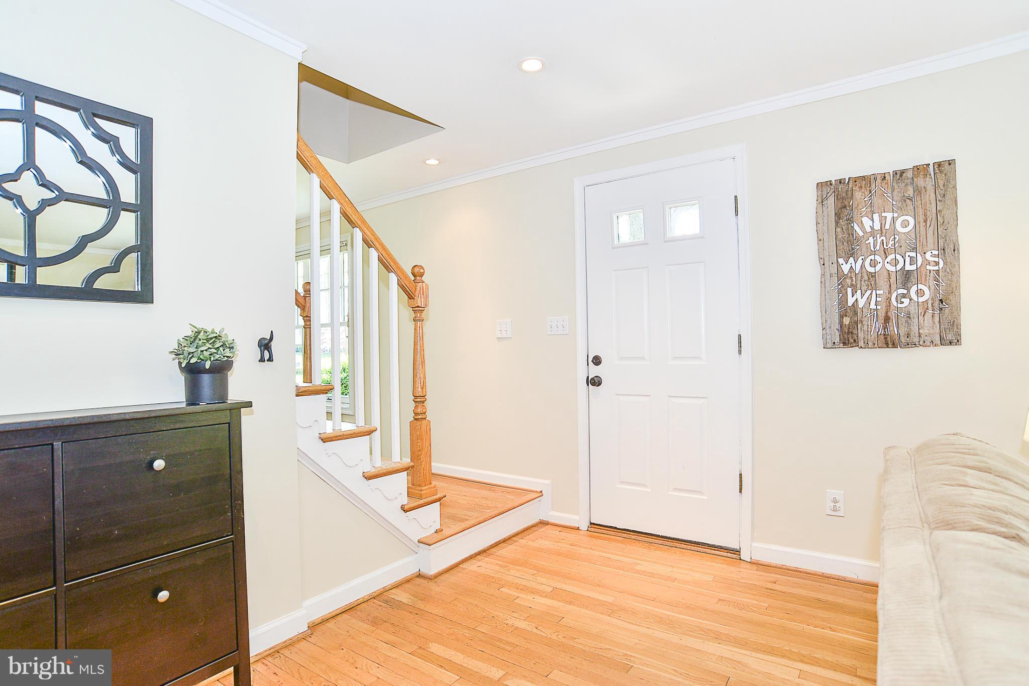 8718 Clydesdale Road Springfield, VA 22151 - Photo 3 of 30 Foyer