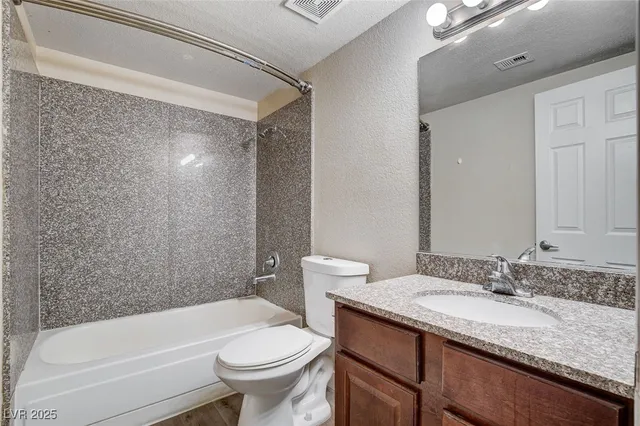 $1,400 | 5152 River Glen Drive, Unit 465, Las Vegas, NV 89103