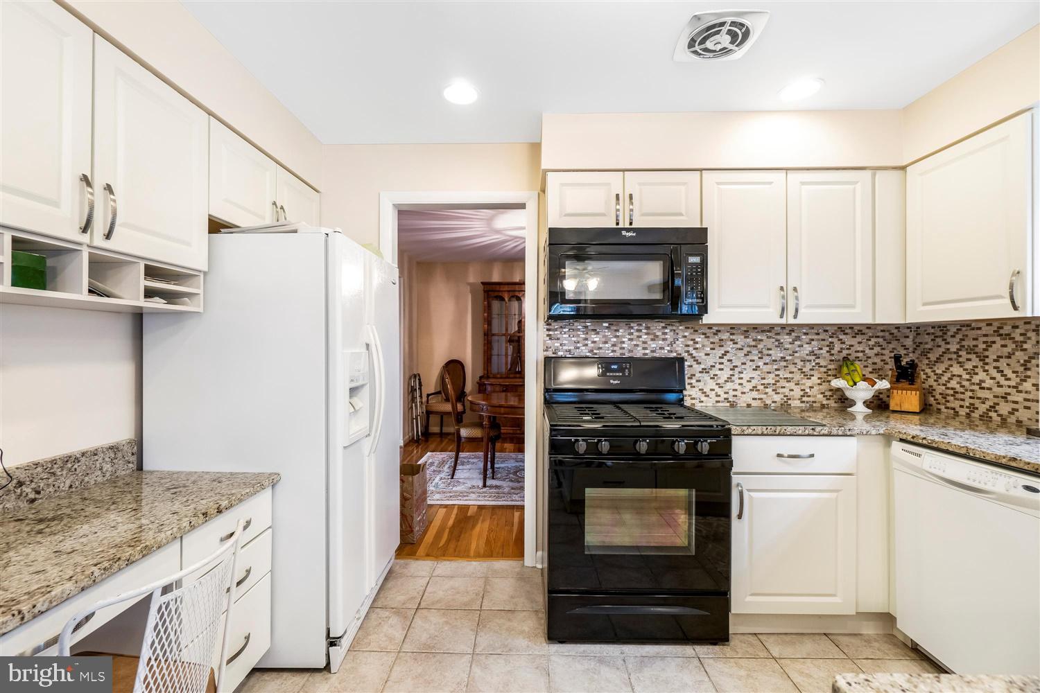 8225 Brattle Road Baltimore, MD 21208 - Photo 8 of 41