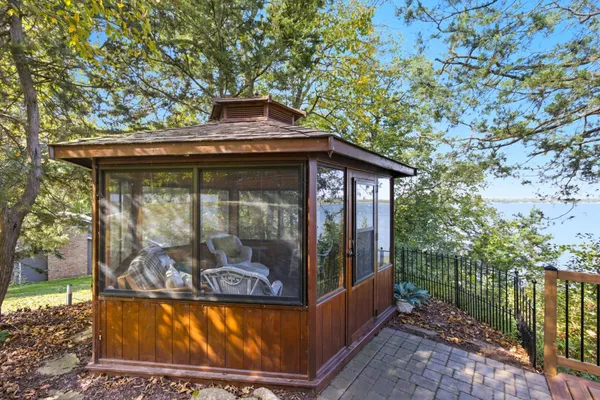$989,900 | 74308 323rd Street, South Haven, MN 55382