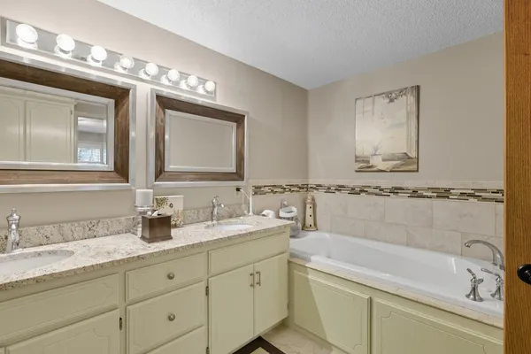 $989,900 | 74308 323rd Street, South Haven, MN 55382