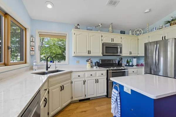 $989,900 | 74308 323rd Street, South Haven, MN 55382