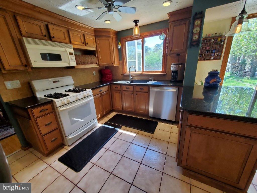 274 Tuckerton Road Medford, NJ 08055 - Photo 10 of 34 Gallery Image 10