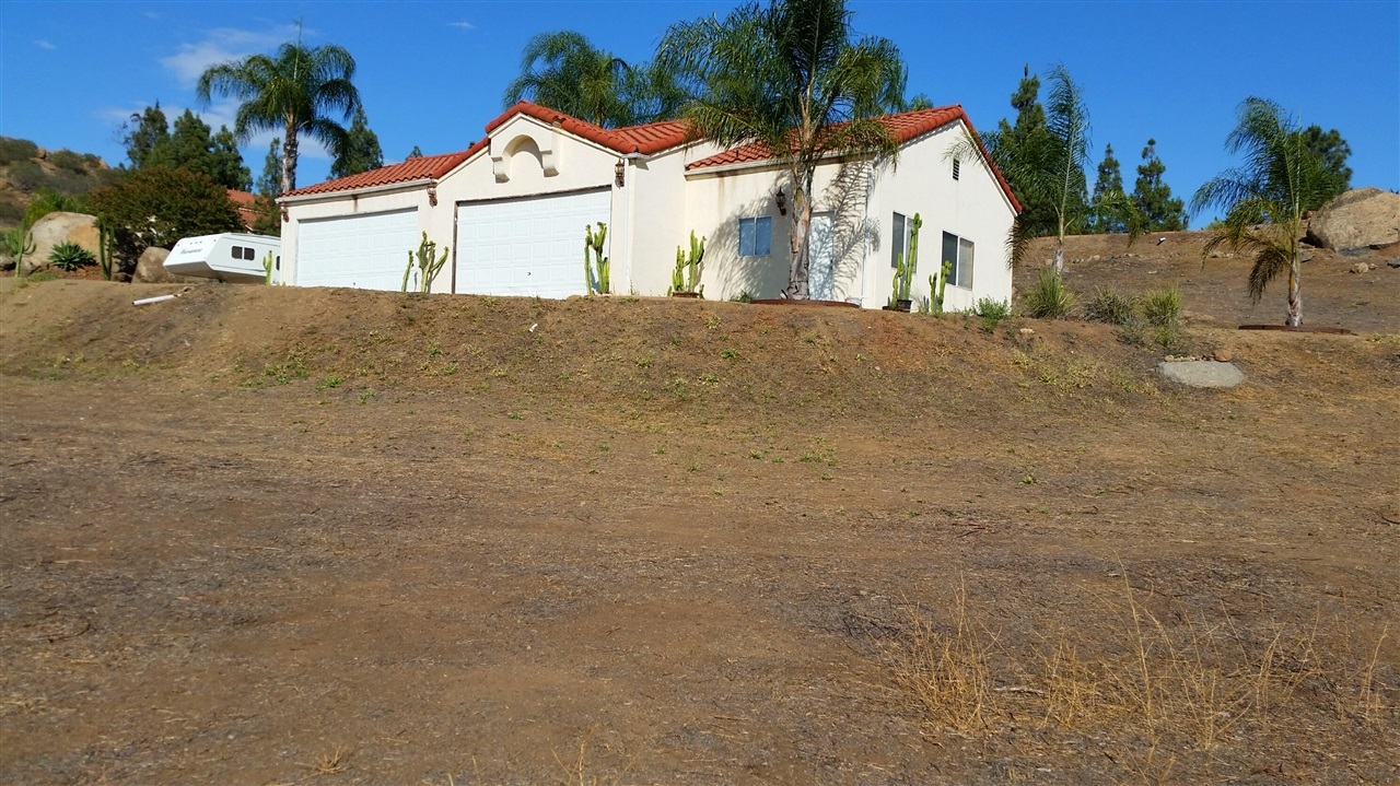 15473 Broad Oaks Road El Cajon, CA 92021 - Photo 17 of 25 Additional Detached 4 Plus Car Garage with workout room.