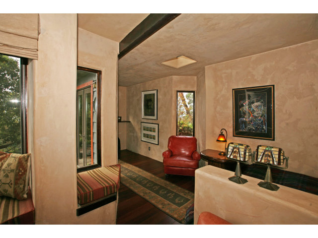 138 Mt Devon Road Carmel, CA 93923 - Photo 9 of 19 Gallery Image 9